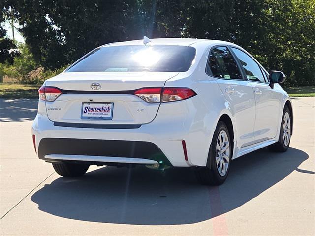 Photo of 2021 White Toyota Corolla