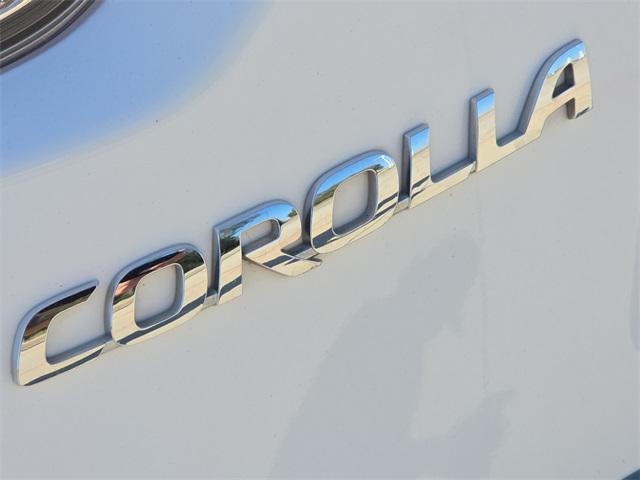 Photo of 2021 White Toyota Corolla