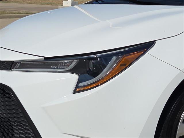 Photo of 2021 White Toyota Corolla