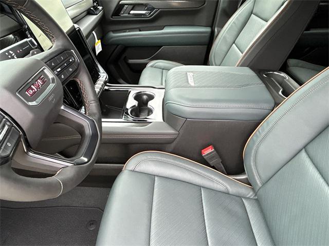 Photo of 2025 Summit White GMC Yukon XL
