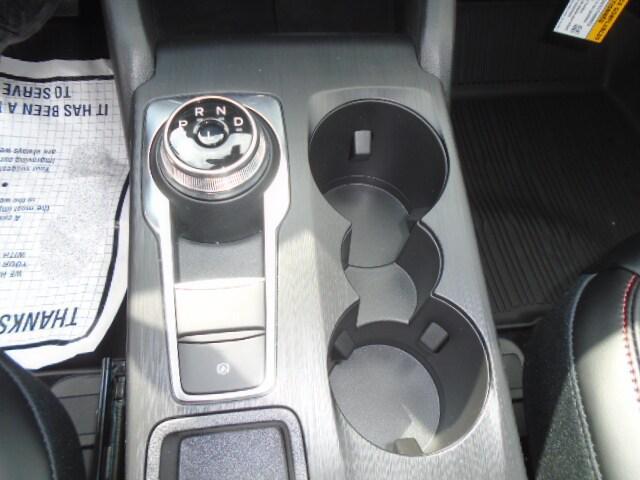 Photo of 2025 Star White Metallic Tri-Coat Ford Escape