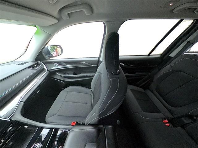 Photo of 2022 Velvet Red Pearlcoat Jeep Grand Cherokee