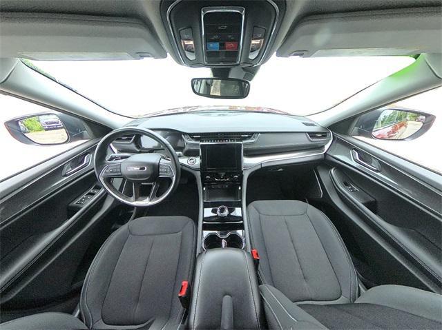Photo of 2022 Velvet Red Pearlcoat Jeep Grand Cherokee