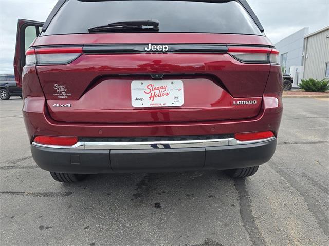 Photo of 2022 Velvet Red Pearlcoat Jeep Grand Cherokee