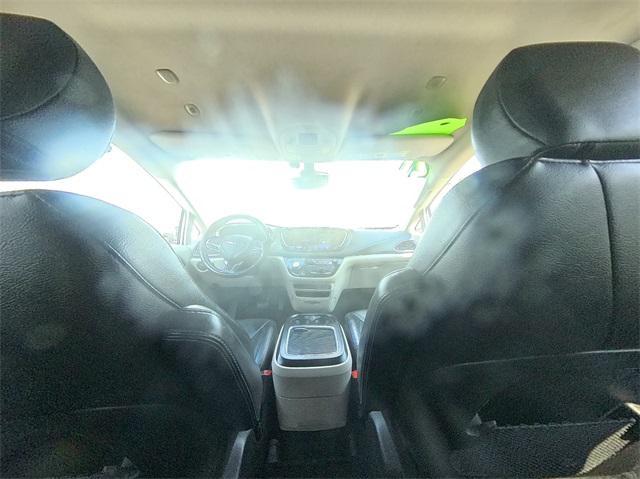 Photo of 2021 Bright White Clearcoat Chrysler Pacifica