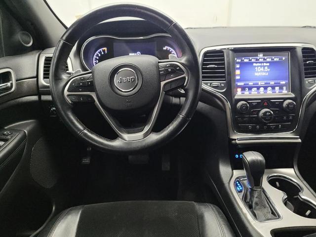 Photo of 2017 Gray Jeep Grand Cherokee