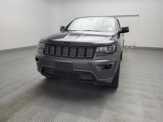 Photo of 2017 Gray Jeep Grand Cherokee