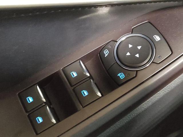 Photo of 2020 Atlas Blue Metallic Ford Explorer