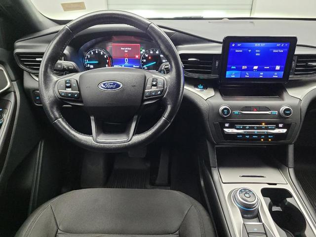Photo of 2020 Atlas Blue Metallic Ford Explorer