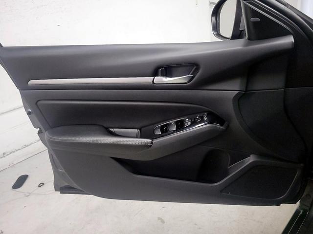 Photo of 2023 Gray Nissan Altima