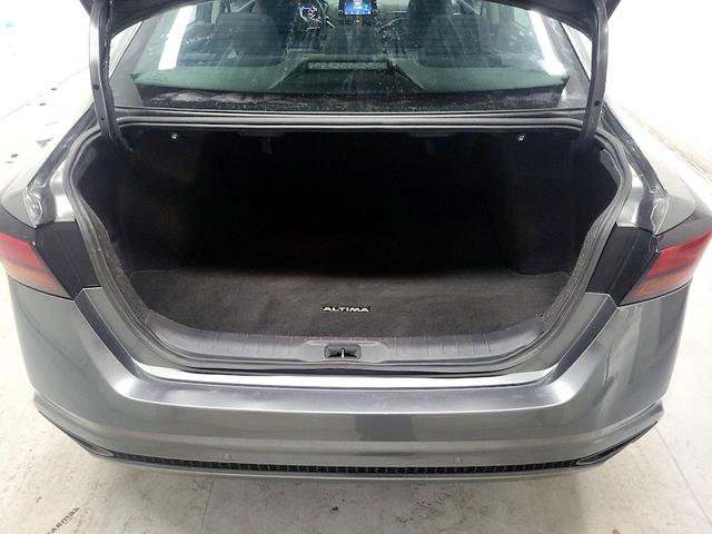 Photo of 2023 Gray Nissan Altima