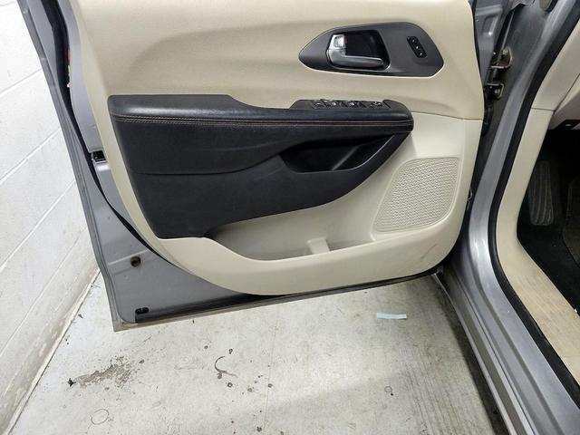 Photo of 2020 Silver Chrysler Pacifica
