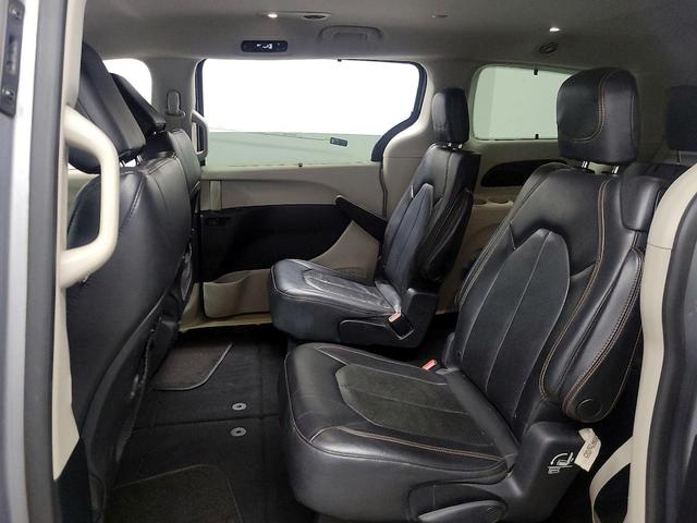 Photo of 2020 Silver Chrysler Pacifica