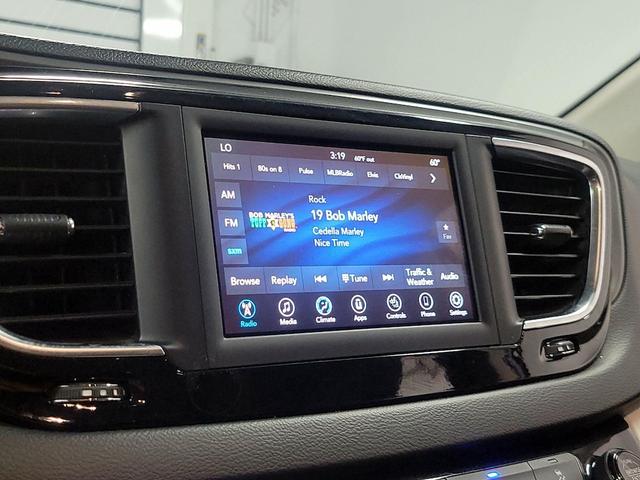Photo of 2020 Silver Chrysler Pacifica