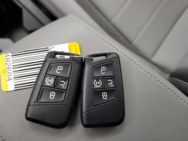 Photo of 2022 Black Volkswagen Taos