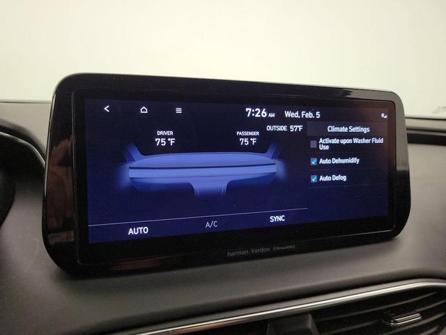 Photo of 2022 White Hyundai SANTA FE