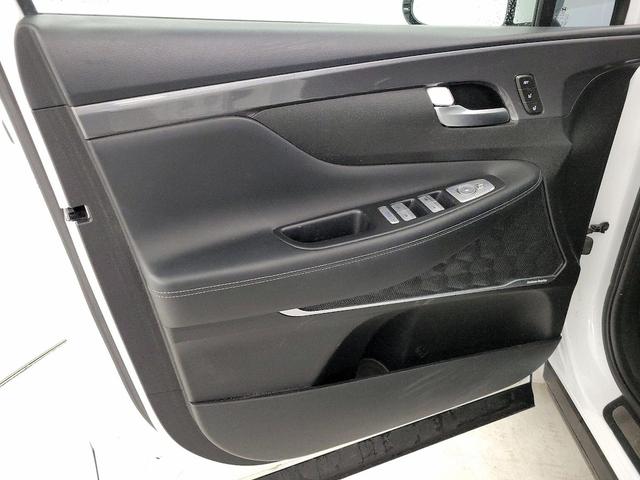 Photo of 2022 White Hyundai SANTA FE