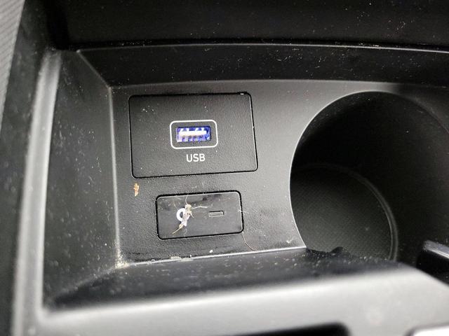 Photo of 2022 White Hyundai SANTA FE