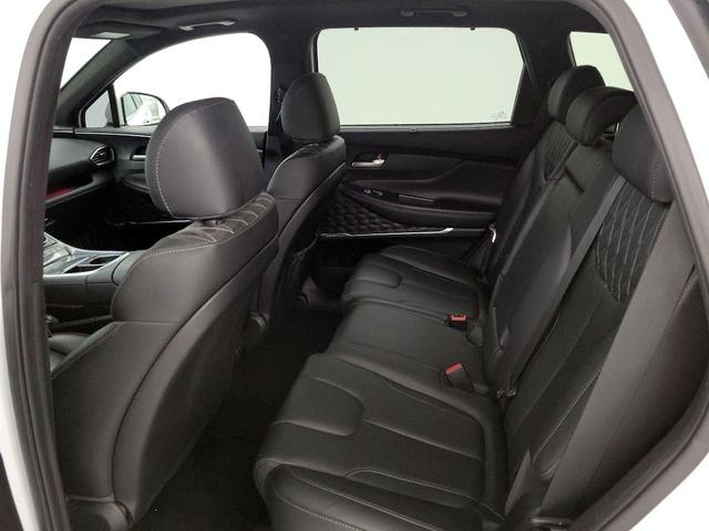 Photo of 2022 White Hyundai SANTA FE