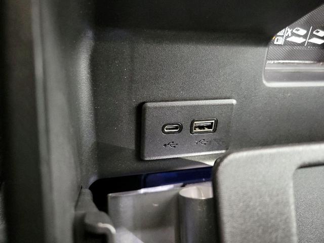 Photo of 2022 White GMC Sierra 1500