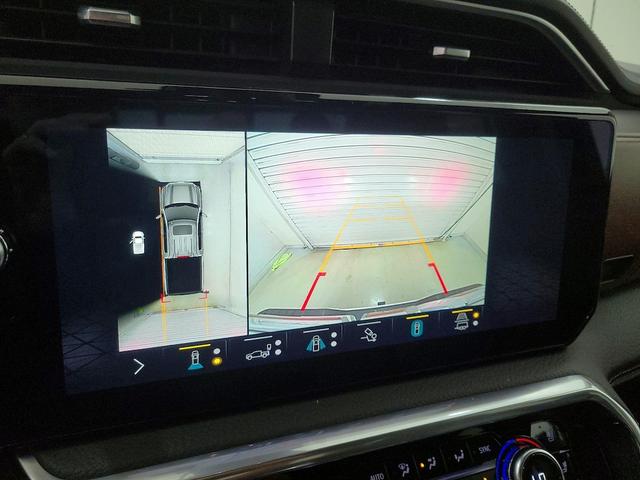 Photo of 2022 White GMC Sierra 1500