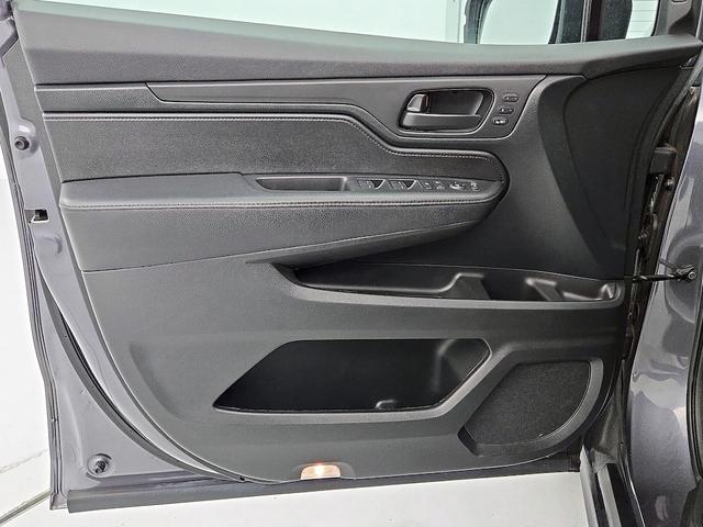 Photo of 2022 Gray Honda Odyssey
