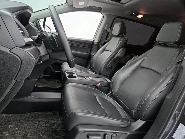 Photo of 2022 Gray Honda Odyssey