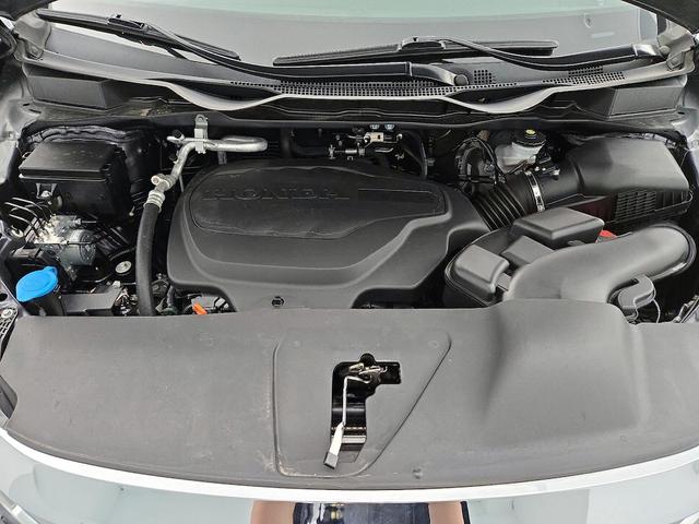 Photo of 2022 Gray Honda Odyssey