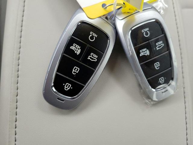 Photo of 2023 Silver Hyundai SONATA