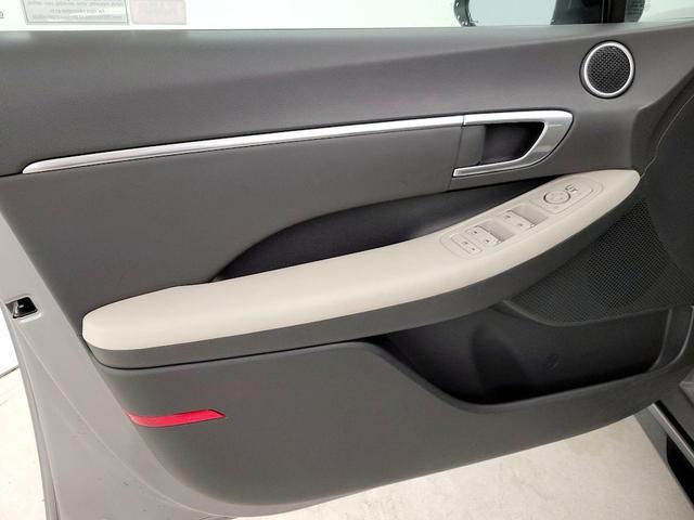 Photo of 2023 Silver Hyundai SONATA