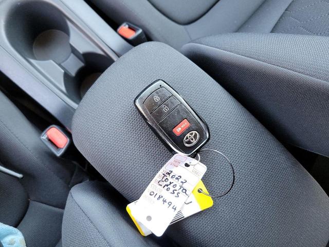 Photo of 2022 Silver Toyota Corolla Cross