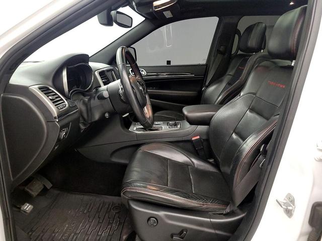 Photo of 2018 White Jeep Grand Cherokee
