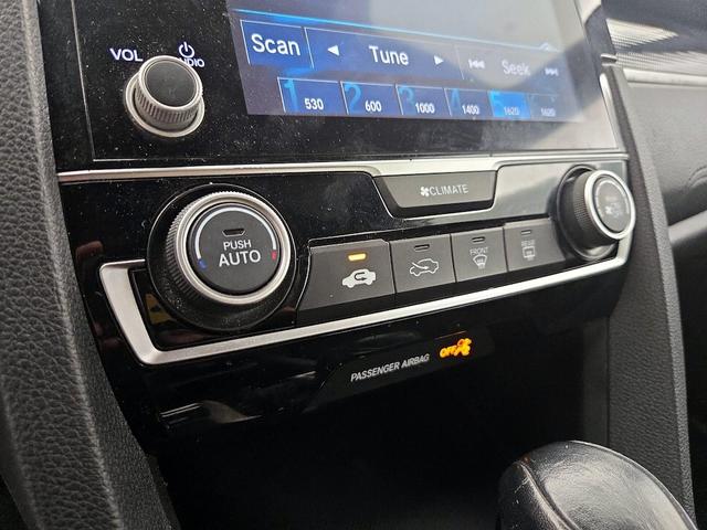 Photo of 2021 White Honda Civic