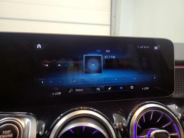 Photo of 2021 Black Mercedes-Benz GLB 250