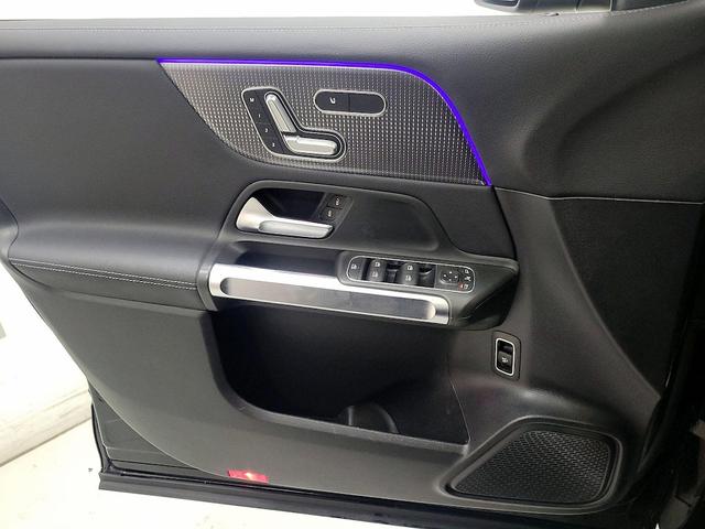 Photo of 2021 Black Mercedes-Benz GLB 250