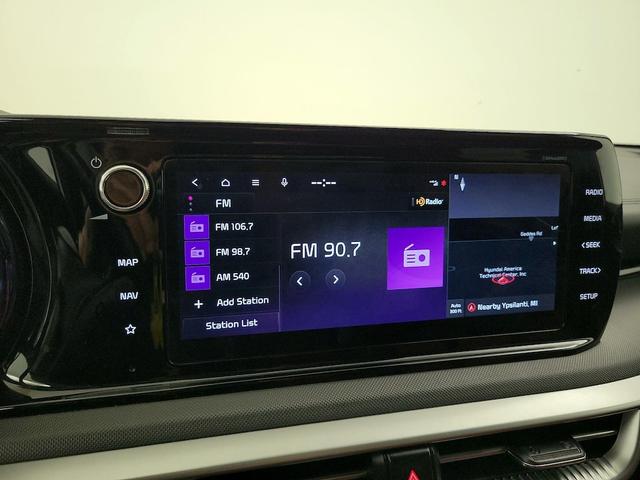 Photo of 2023 White Kia K5