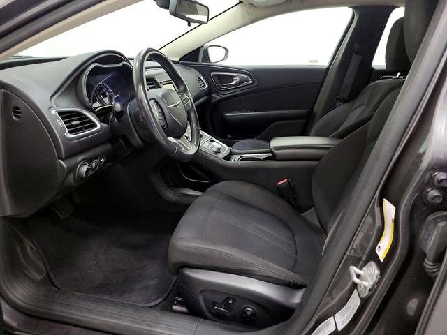 Photo of 2015 Gray Chrysler 200