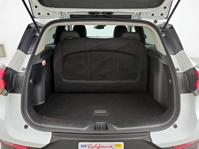 Photo of 2025 White Buick Encore GX