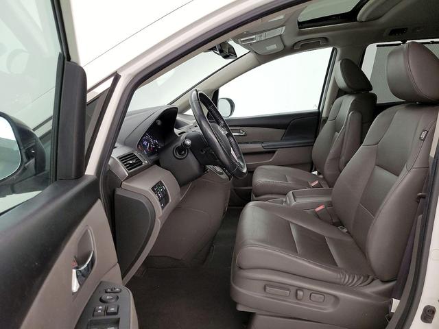 Photo of 2015 White Honda Odyssey