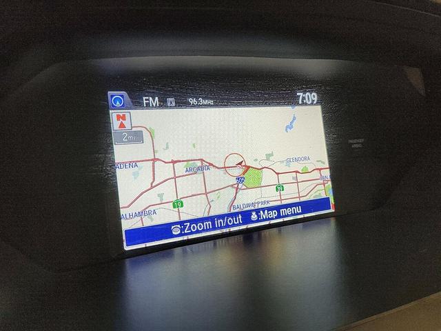 Photo of 2015 White Honda Odyssey