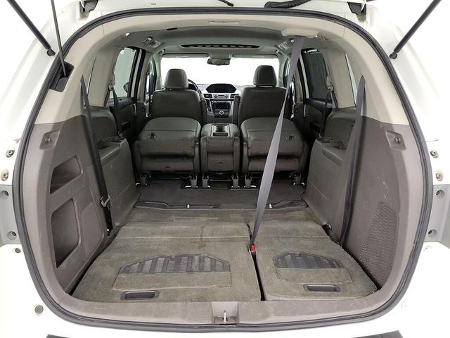 Photo of 2015 White Honda Odyssey
