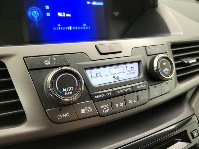 Photo of 2015 White Honda Odyssey