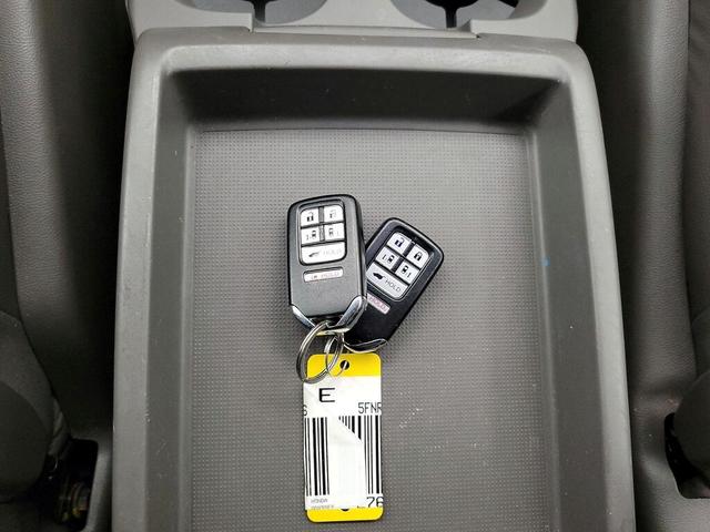 Photo of 2015 White Honda Odyssey