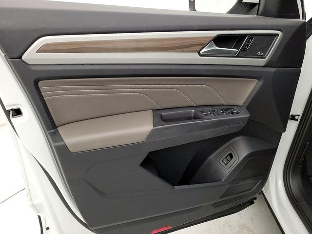 Photo of 2021 White Volkswagen Atlas