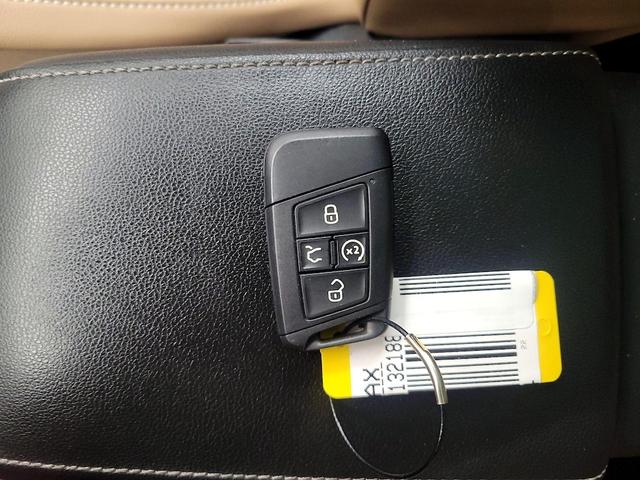 Photo of 2022 Black Volkswagen Tiguan