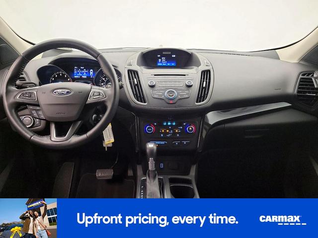 Photo of 2017 Gray Ford Escape