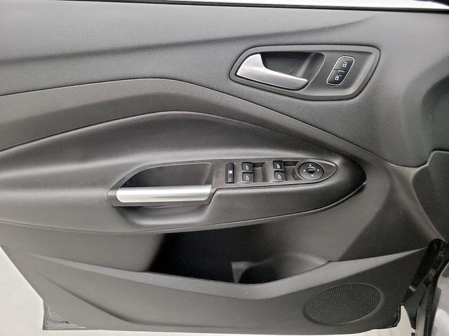 Photo of 2017 Gray Ford Escape
