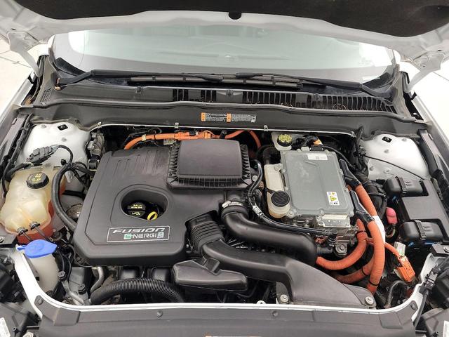 Photo of 2014 White Ford Fusion Energi