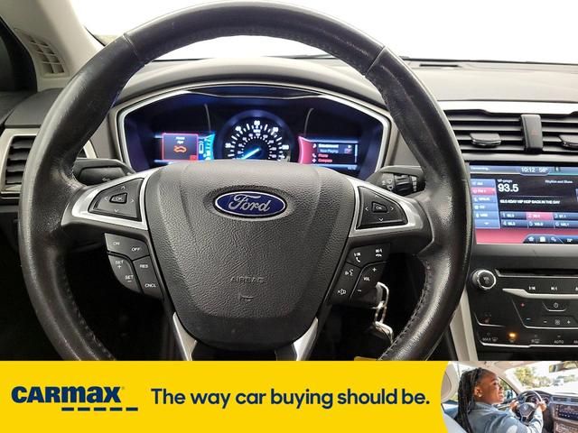 Photo of 2014 White Ford Fusion Energi