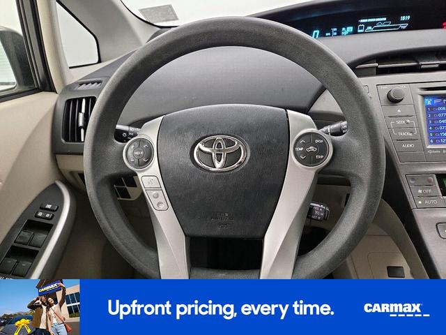Photo of 2014 White Toyota Prius